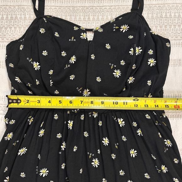 A.U.W. Black Daisy & Bee Print Summer Dress Adjustable Straps Size 1X - Picture 4 of 7